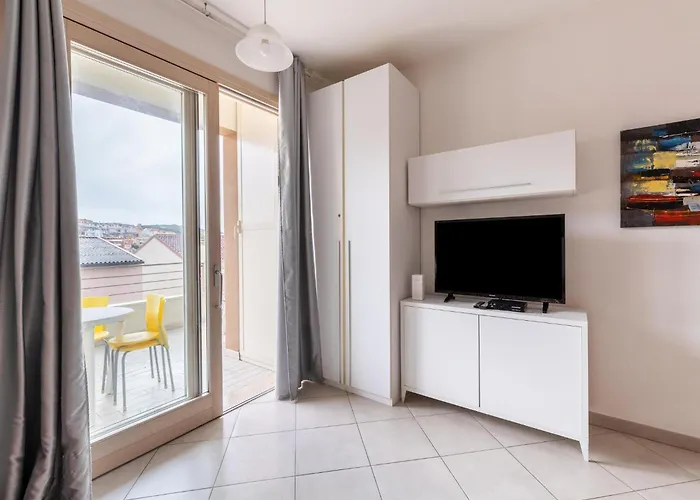 Terrazza Vista Mare, Posteggio, Arie Dir